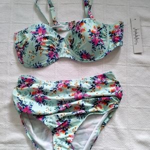 NWT Nicole Miller floral 2-piece bikini. Size 8